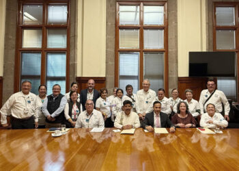 SCJN promete a jubilados del IMSS analizar demandas de devolución de ahorros de Afores