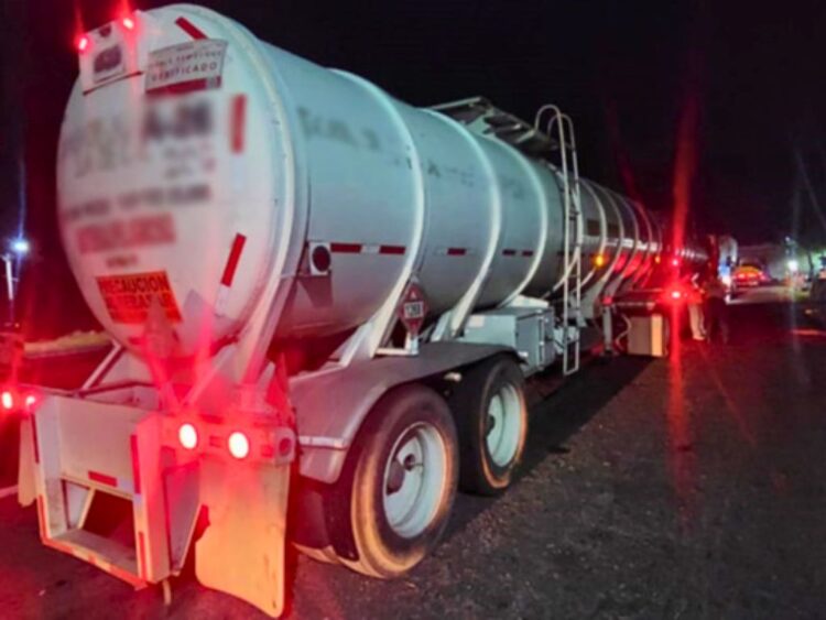 GN asegura tractocamiones con hidrocarburo ilegal en NL y Tlaxcala. AMEXI