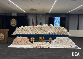 La DEA destacó que al CJNG se le incautaron 29 toneladas de droga, 244 armas de fuego, y activos valuados en aproximadamente 48 millones de dólares.