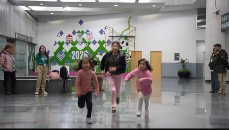 Menores que vivieron siete años en Puebla retornan a Honduras, informa el Instituto Nacional de Migración (INM).