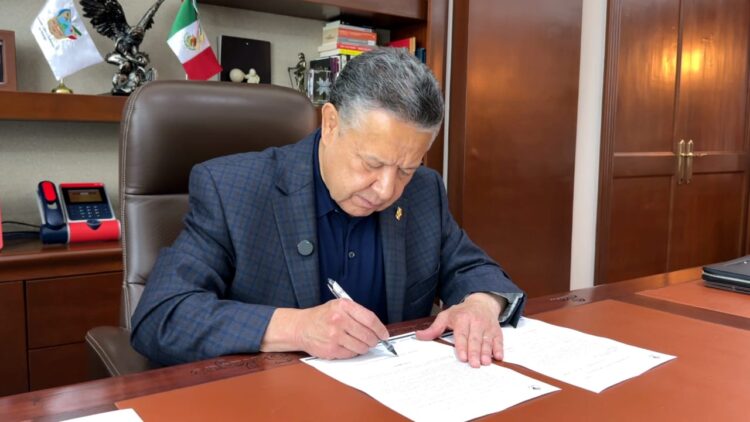 Julio Menchaca, primer gobernador en someterse a la revocación de mandato
