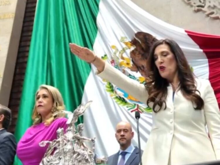 Kenia López rinde protesta como presidenta de la Cámara de Diputados. 2 de septiembre. Foto Cortesía PAN