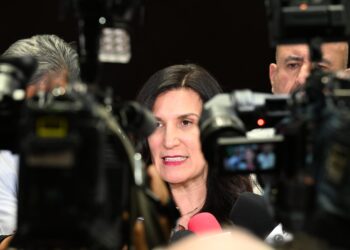 Kenia López. Investigar a fondo el caso de huachicol en la Marina. AMEXI