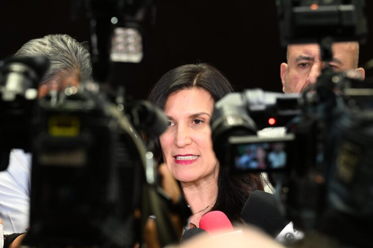 Kenia López. Investigar a fondo el caso de huachicol en la Marina. AMEXI