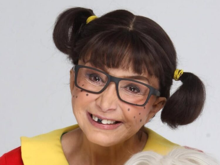 “La Chilindrina” sufre fuerte caída en el teatro | AMEXI/FOTO: IG