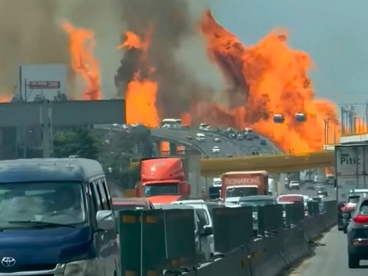 Se eleva a ocho los fallecidos por explosión de pipa de gas en Iztapalapa