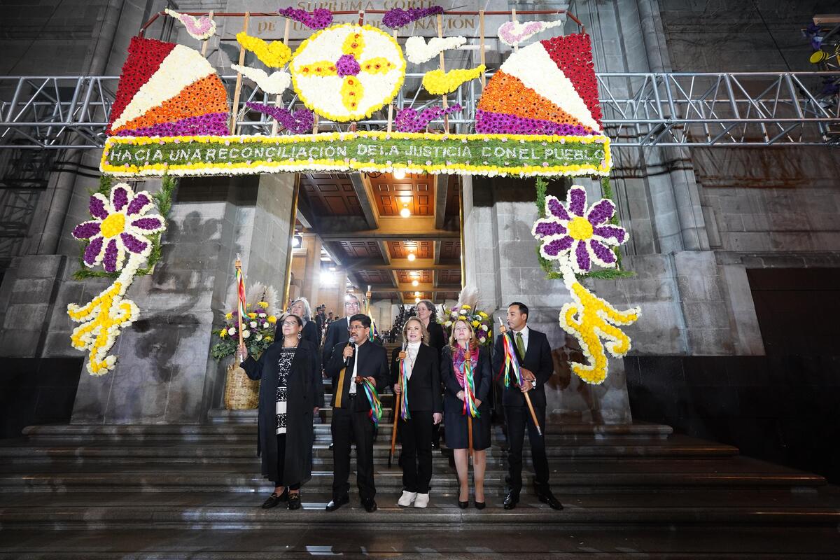Los nuevos ministros de la Suprema Corte de Justicia rinden protesta en el Senado