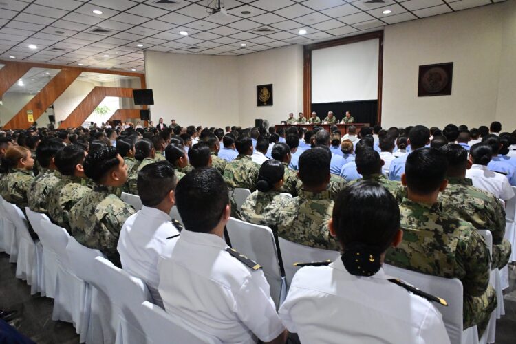 Raymundo Morales Àngeles pidió al personal naval que se consolide una Armada fuerte y comprometida para servir a México.