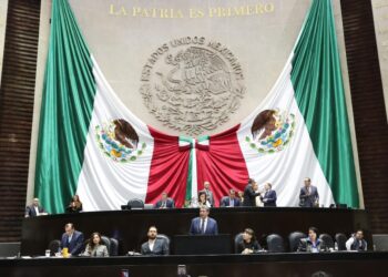 Ricardo Monreal impulsa iniciativa para proteger a consumidores de servicios digitales