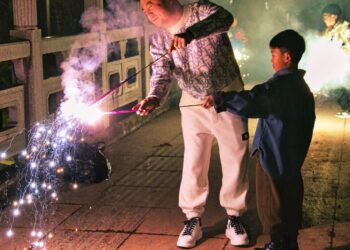 ¿Compras cohetes y pirotecnia a tus hijos en estas fechas?