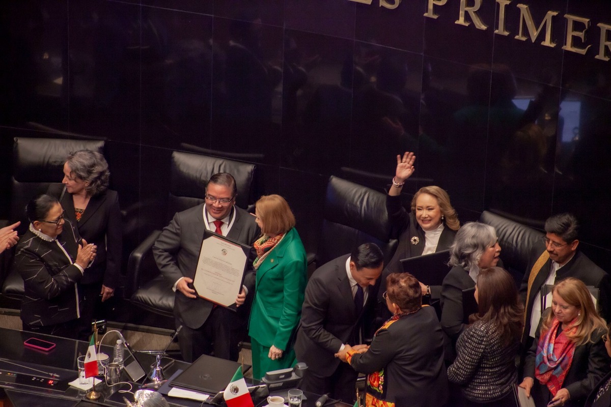 Los nuevos ministros de la Suprema Corte de Justicia rinden protesta en el Senado