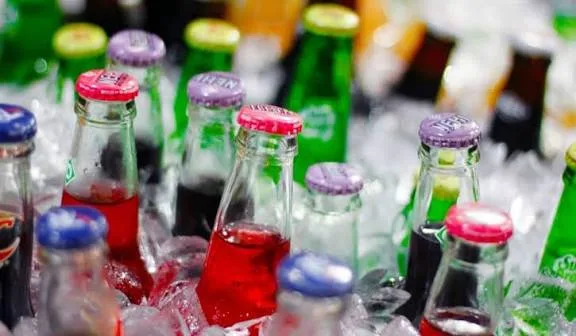 Claudia Sheinbaum mencionó que no hay nuevos impuestos, sino que actualizaciones recaudatorias que podrían afectar en el consumo de refresco.