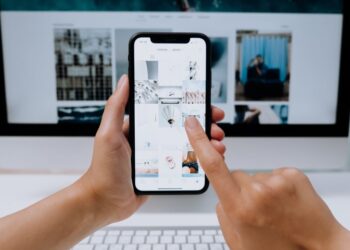 Sobreexposición en redes sociales. Los políticos intentan controlar la narrativa mediante redes, y son víctimas de ellas