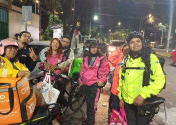 Repartidores Unidos de México entregan amor y esperanza en hospitales de la CDMX