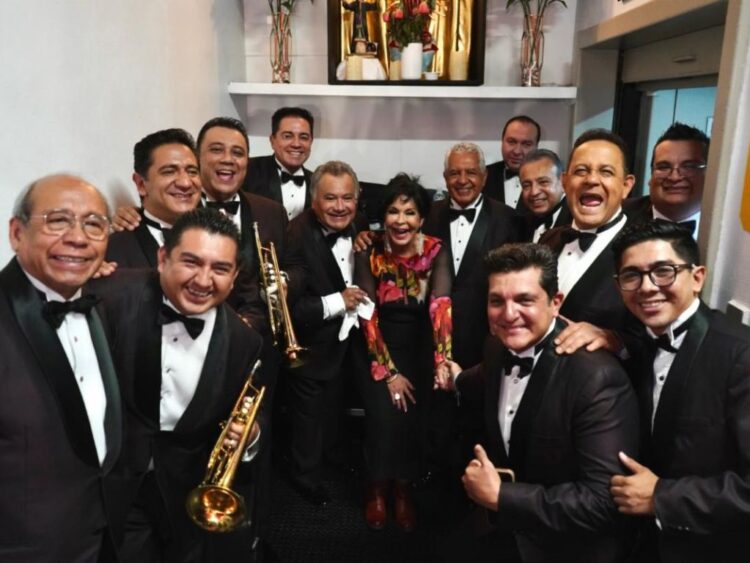 María Conchita Alonso revive su clásico Vamos a Bailar Guajira de la mano de La Sonora Santanera