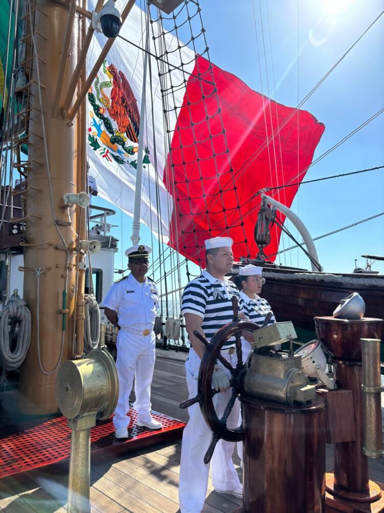 El Buque Escuela “Cuauhtémoc” arribó este sábado al muelle 86 (Pier 86) en Manhattan, Nueva York, después de exitosas pruebas en altamar.