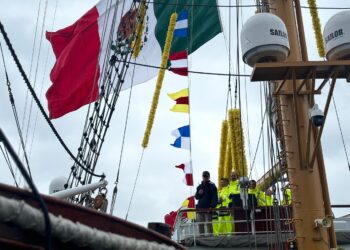 El Buque tuvo un accidente en Nueva York lo que provocó la muerte de varios marineros y hoy realiza pruebas