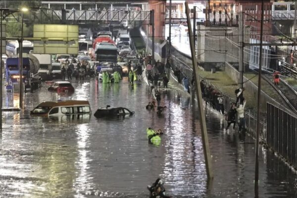 autoridades locales y federales desplegaron operativos de emergencia para mitigar los efectos de las precipitaciones y la inundaciones.