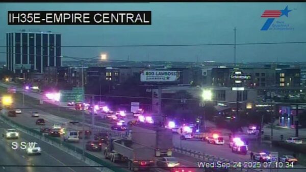 Tiroteo ocurrido en instalaciones de un centro de detención de la Agencia de Inmigración y Aduanas (ICE) en Dallas, Texas dejó como saldo tres personas heridas, una de las cuales falleció.