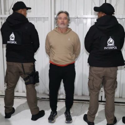 Del aeropuerto de inmediato lo trasladaron al Centro Federal de Readaptación Social (Cefereso) Número 1, El Altiplano, en Almoloya de Juárez, Estado de México.