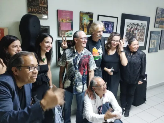 Entrega de pieza única al Museo de la Ciudad | AMEXI/FOTO: Cortesía
