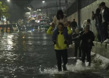 La Conagua destacó que se registraron 75 mm de lluvias por lo que Neza y otros municipios se vieron afectados por inundaciones.