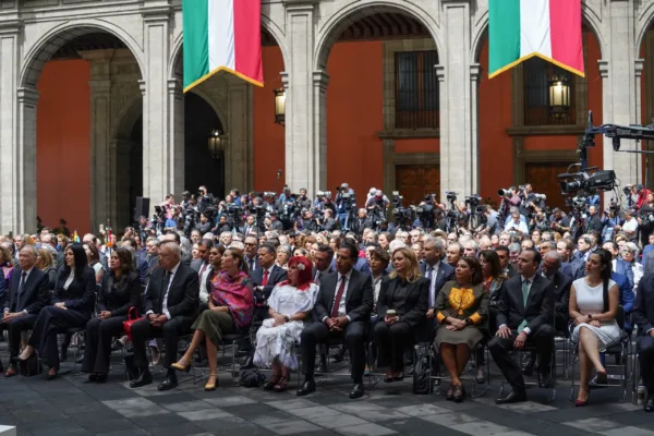 En este primer año, dijo, se aprobaron 19 reformas constitucionales y 40 leyes secundarias que marcan un antes y un después en la vida institucional del país.