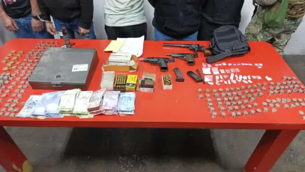 Aseguran armas, droga y más de 200 mil pesos. Continuarán los operativos en la zona