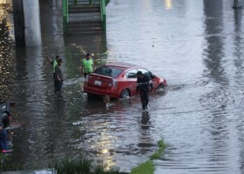Desde Los Reyes la Paz, en el Estado de México reportan que la tormenta de este domingo no solo trajo lluvia, sino también la ironía más dolorosa