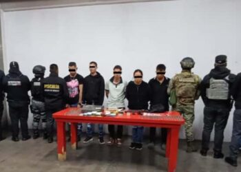 En Ecatepec, Estado de México se realizó un nuevo golpe contra el grupo criminal La Chokiza. Detuvieron a cinco presuntos integrantes.