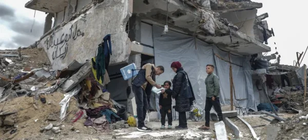 El especialista de la UNAM, Carlos Manuel López Alvarado subraya las diferencias entre la Autoridad Nacional Palestina, que apuesta por el camino diplomático y ha logrado reconocimiento político en distintos foros internacionales, y Hamás, cuya estrategia se centra en la resistencia armada.