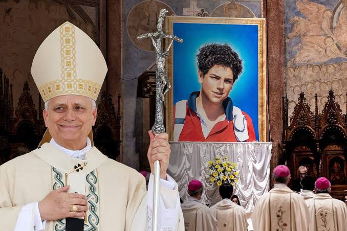 En una ceremonia multitudinaria celebrada en la Plaza de San Pedro, el Papa León XIV presidió la canonización de los beatos Carlo Acutis y Pier Giorgio Frassati.