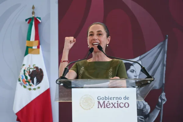 La presidenta Sheinbaum reiteró que su administración se sostiene en la cercanía con la ciudadanía, la rendición de cuentas. 