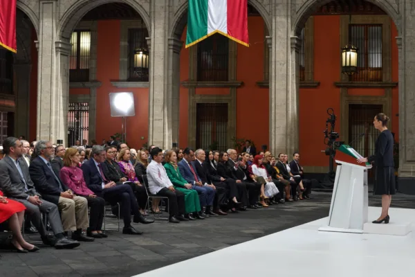 Sheinbaum recordó que es la primera mujer en ocupar la Presidencia de México y subrayó que su triunfo no fue individual, sino colectivo