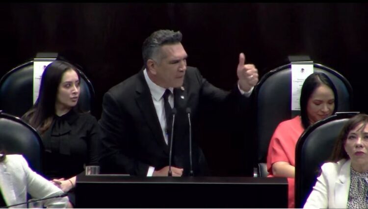 El senador del PRI, Alejandro Moreno, lanzó una dura crítica al gobierno federal y acusó a Morena de instaurar una “narco dictadura”.
