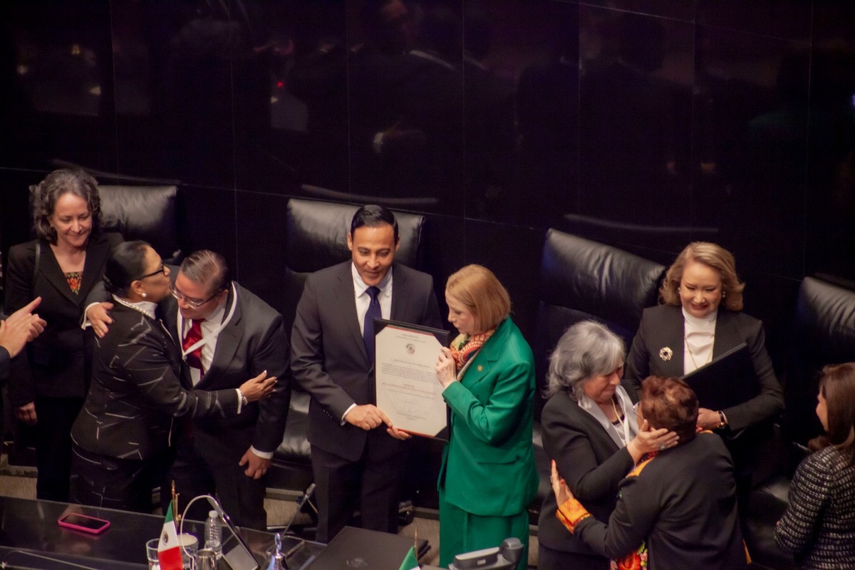 Los nuevos ministros de la Suprema Corte de Justicia rinden protesta en el Senado