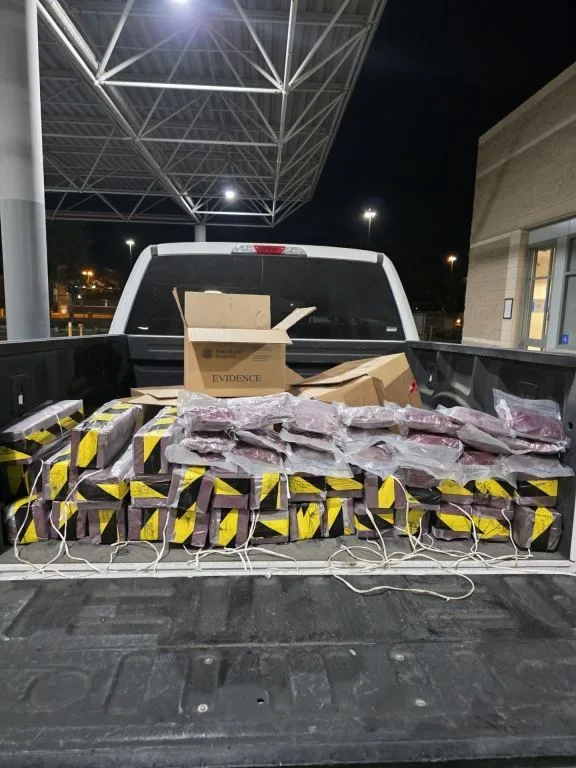 En San Diego, California la Oficina de Campo de la Oficina de Aduanas y Protección Fronteriza de Estados Unidos (CBP, por sus siglas en inglés) decomisó casi 10 mil libras de drogas.