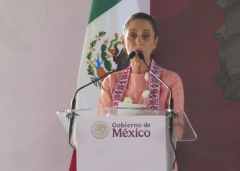 La presidenta Claudia Sheinbaum aseguró que “hagan lo que hagan” nunca habrá un rompimiento con el expresidente AMLO.