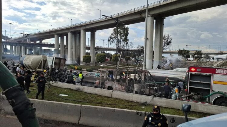 La CNPV, Laura Velázquez Alzúa informó que el incendio provocado por la explosión de una pipa de gas LP, ya está sofocado. La empresa SILZA asume su responsabilidad