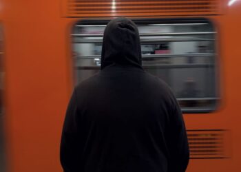 Investigadores de la UNAM señalan que el suicidio en México aumentó de manera considerable y que está asociado a una creciente violencia.