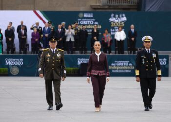 El Desfile Cívico Militar por el 215 aniversario del inicio de la Independencia marcado por la participación de más de 5 mil mujeres