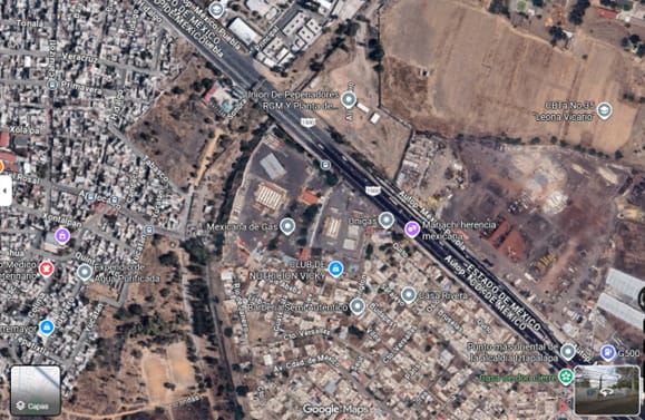 Se observa la ubicación de las dos gaseras ubicadas a un lado de la autopista México-Puebla, a una de las cuales iba a descargar la pipa. Imagen de Google.