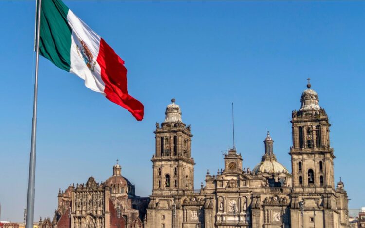 En el marco de las celebraciones patrias, la Arquidiócesis Primada de México llama a la unidad de los mexicanos frente a los desafíos de inseguridad, violencia y corrupción.