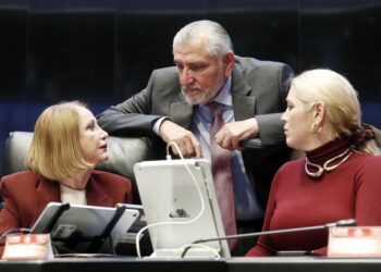 Presidenta del Senado respalda a Adán Augusto, pese a ser relegado en acto de Sheinbaum