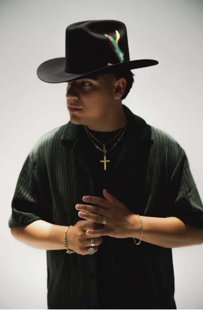 Neto Becerra en vivo: lanza “Para Que Regreses” con emoción y nostalgia