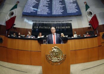 Ebrard asegura que no hay riesgo de cancelación