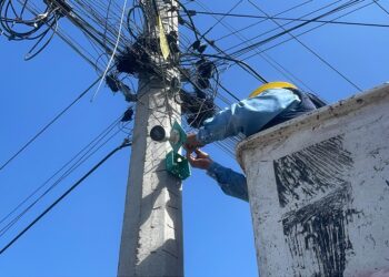 Ecatepec, Estado de México. 30 de octubre, 2025. Operativo para retirar 37 cámaras irregulares operadas por “Los 300”. AMEXI / FOTO: Luis Ayala