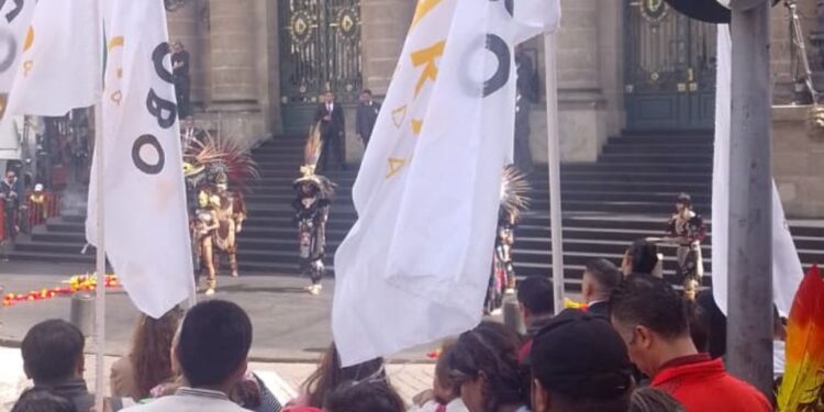 Ambiente afuera del Congreso de la CDMX para el informe de Clara Brugada. 12 de octubre de 2025. AMEXI/Foto/ Iván Cortés