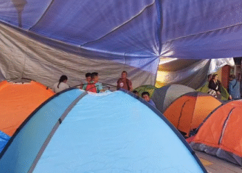 Oaxaca, 27 de octubre, 2025. Vuelve la CNTE a colapsar la ciudad de Oaxaca. AMEXI / FOTO: Oscar Rodríguez