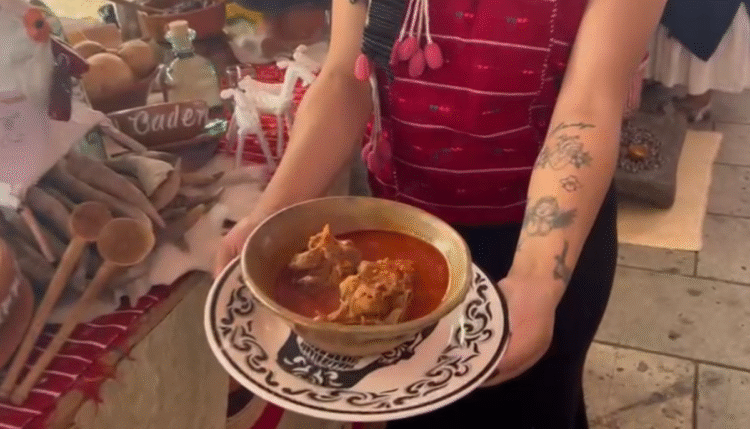 Oaxaca va contra Puebla por el Mole de Caderas